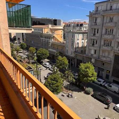 Beautiful Bright 2-bedroom 1 Minute From The Appartement Nice