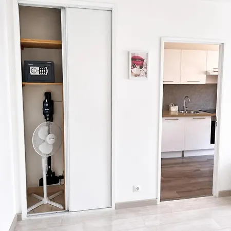 Appartement Beautiful Bright 2-bedroom 1 Minute From The